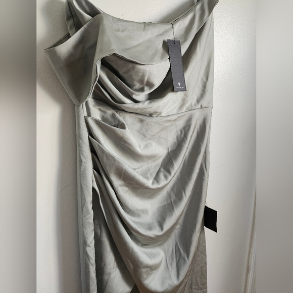 Showing Off a Little Sage Green Asymmetrical Tulip - Picture 4 of 8